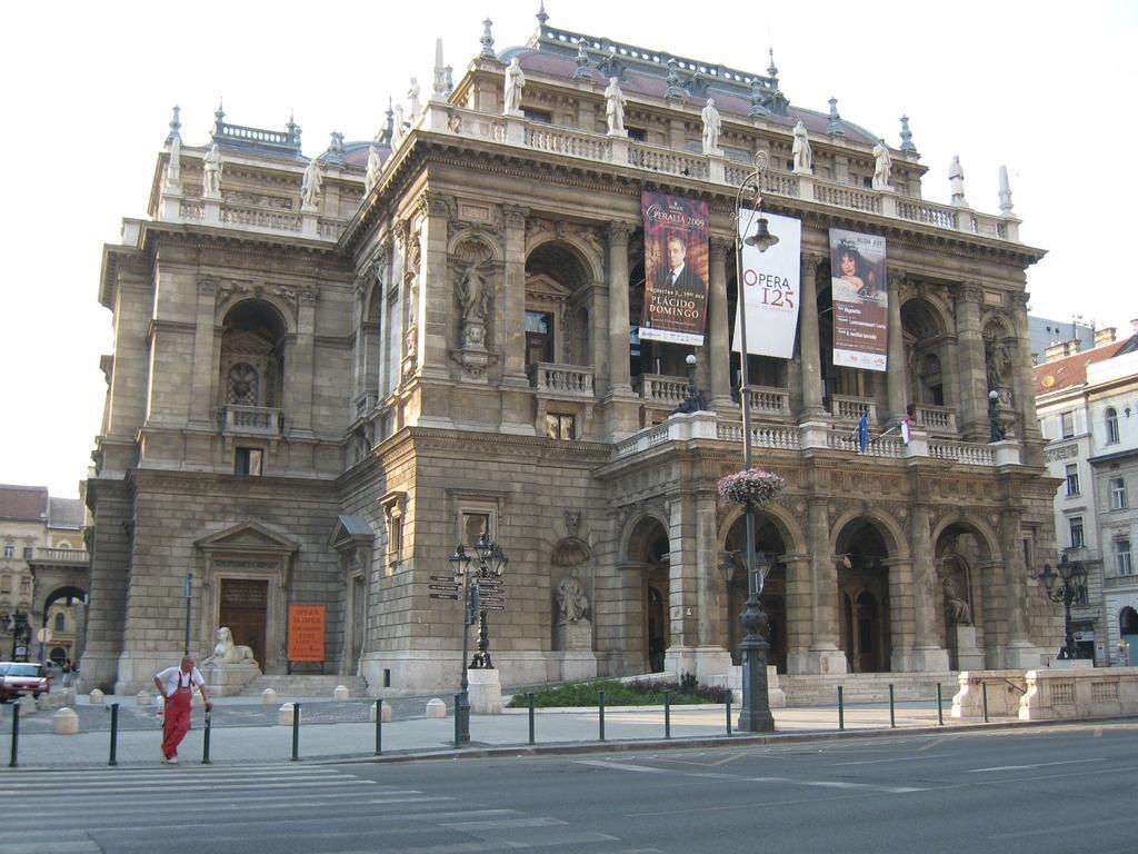 Zonaflat - Opera Lägenhet Budapest Exteriör bild